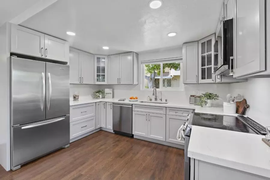 10063 Long Oak LN, Cupertino, CA 95014