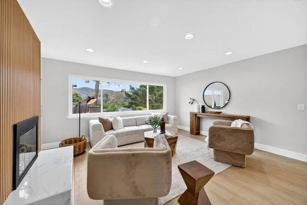 Pacifica, CA 94044,1124 Mason DR