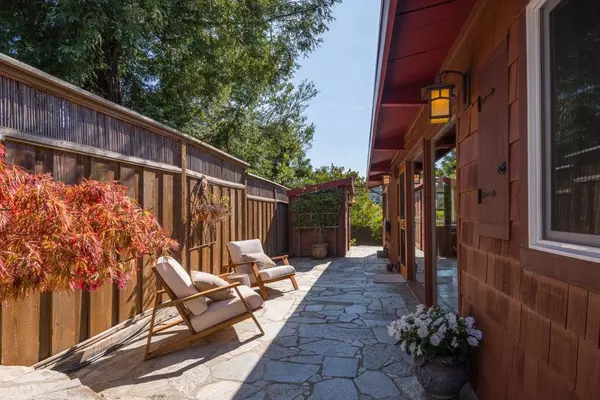 San Carlos, CA 94070,66 Hilltop