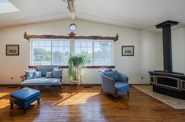 Salinas, CA 93907,17945 Pesante RD