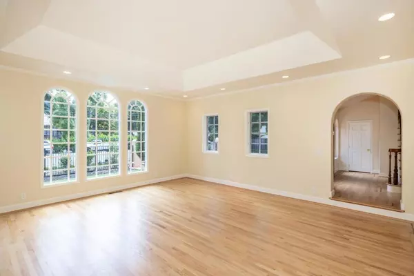 Hillsborough, CA 94010,206 El Cerrito