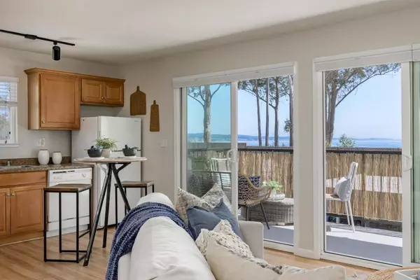 Capitola, CA 95010,815 Balboa AVE #103