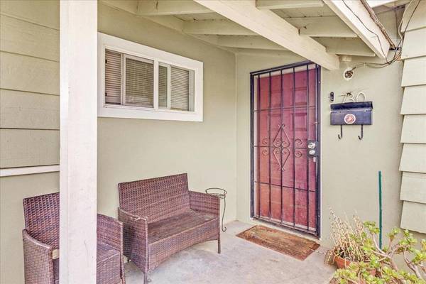 Salinas, CA 93906,730 Los Coches AVE