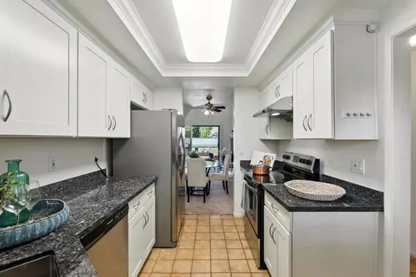 Redwood City, CA 94065,24 Pelican LN