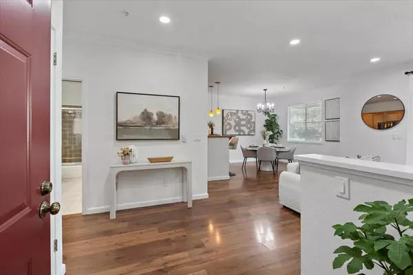 Sunnyvale, CA 94085,250 Santa Fe TER #128
