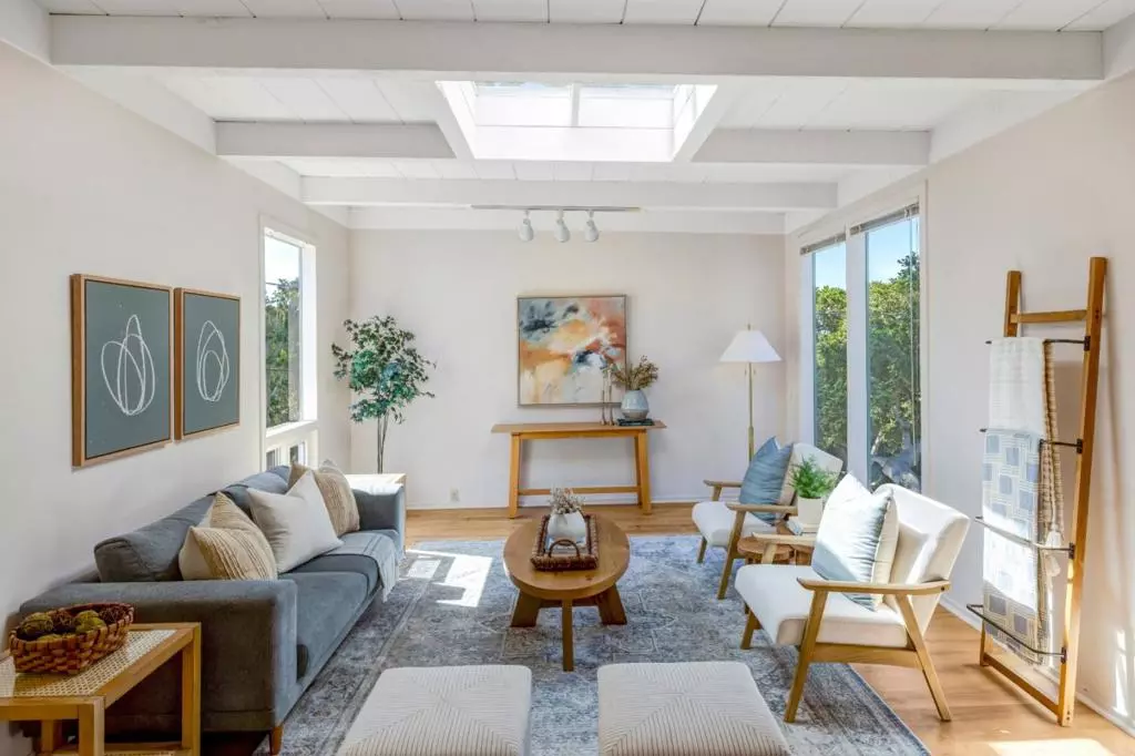 Pacific Grove, CA 93950,229 7th ST