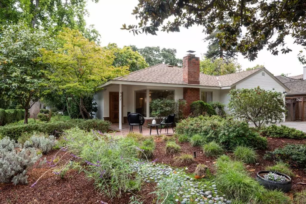 Palo Alto, CA 94303,527 Rhodes DR