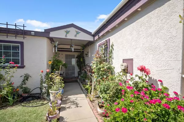 Salinas, CA 93906,1518 Duran CIR