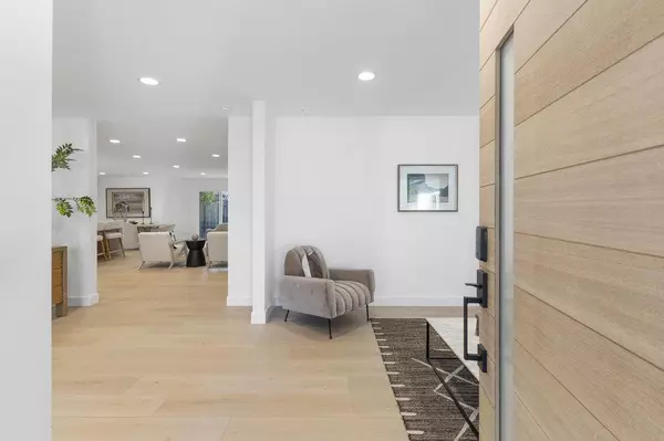 Menlo Park, CA 94025,331 Trenton WAY