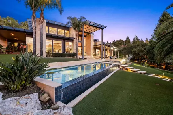 Los Altos Hills, CA 94022,Address not disclosed