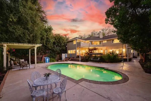 4 Sterling LN, Scotts Valley, CA 95066