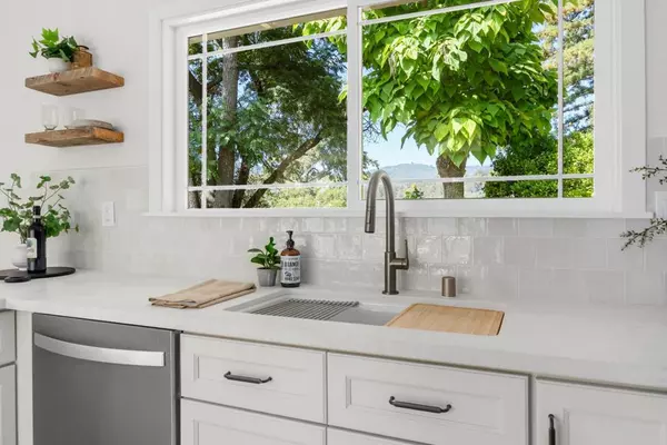 Corralitos, CA 95076,422 Allan LN