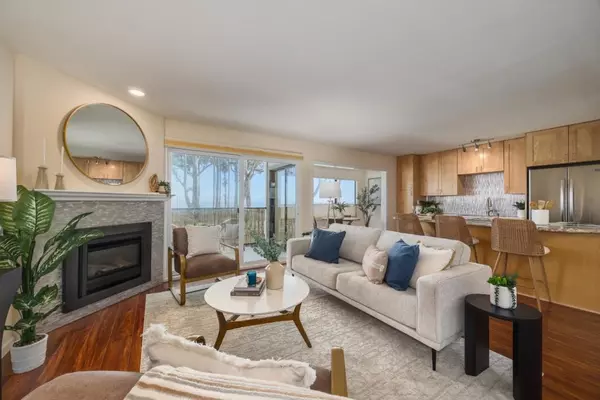 Capitola, CA 95010,825 Balboa AVE #104