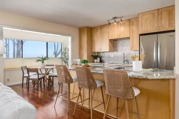 Capitola, CA 95010,825 Balboa AVE #104