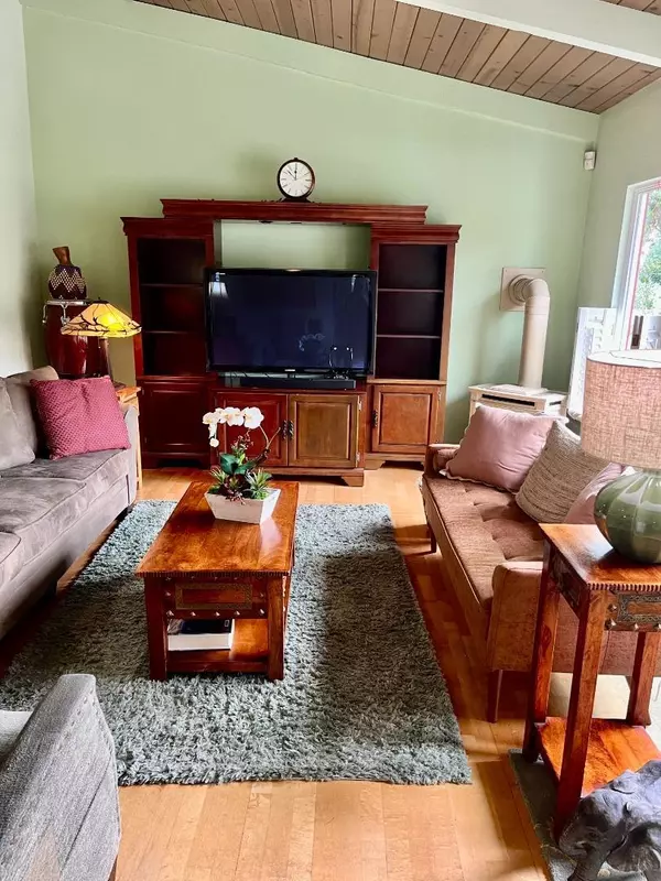 Aptos, CA 95003,517 Sumner AVE