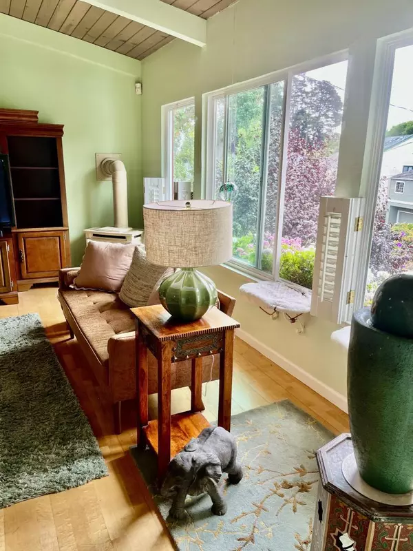 Aptos, CA 95003,517 Sumner AVE