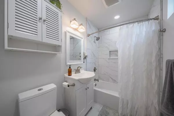 Salinas, CA 93906,734 Los Coches AVE