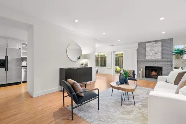 Campbell, CA 95008,353 W Rincon AVE #E