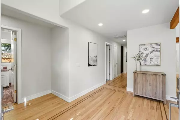Palo Alto, CA 94306,715 Matadero AVE