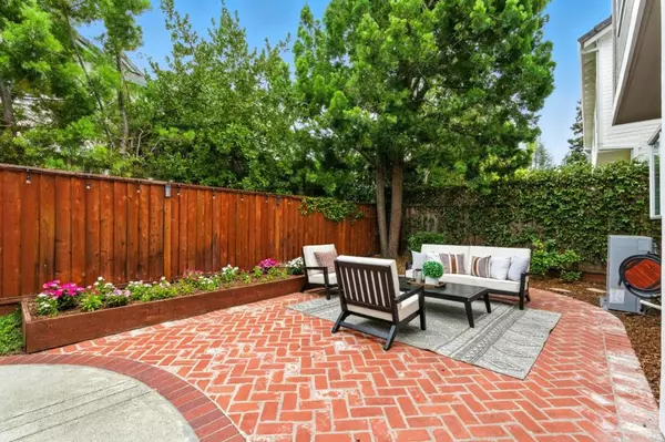 Redwood City, CA 94061,401 Wembley CT