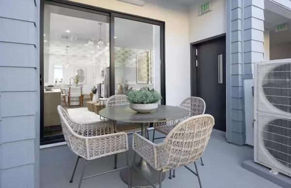 San Mateo, CA 94403,2419 Willow DR