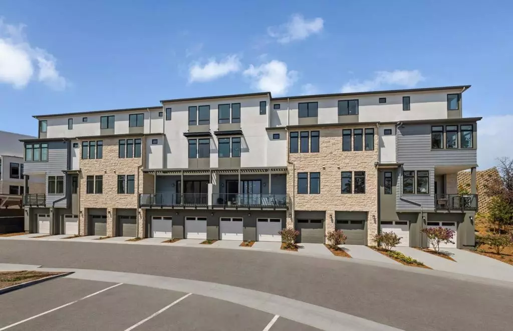 San Mateo, CA 94403,2419 Willow DR