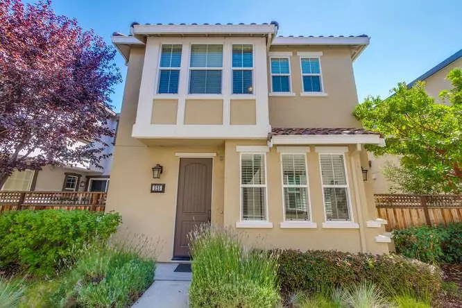 525 Aspen PL, East Palo Alto, CA 94303