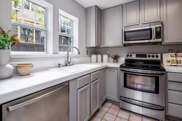 Menlo Park, CA 94025,2160 Santa Cruz AVE #22