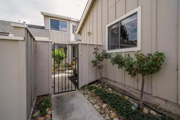 Hollister, CA 95023,664 Duffin DR