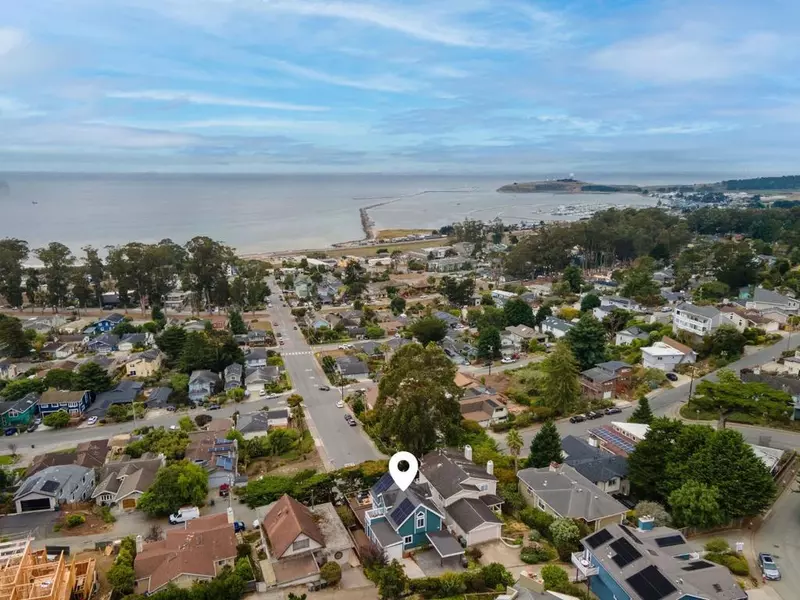 1107 Columbus ST, El Granada, CA 94018