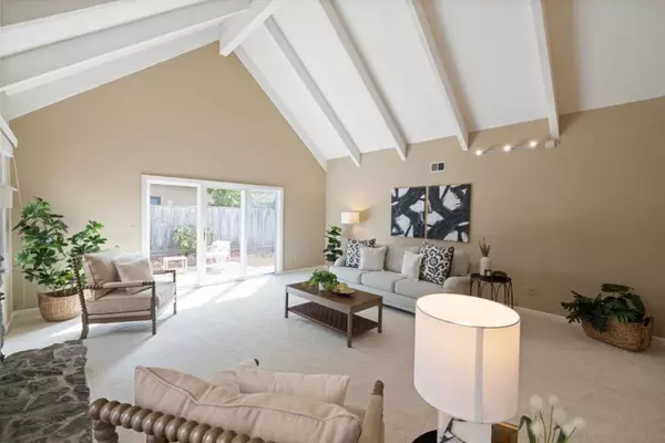 Capitola, CA 95010,4750 Capitola RD