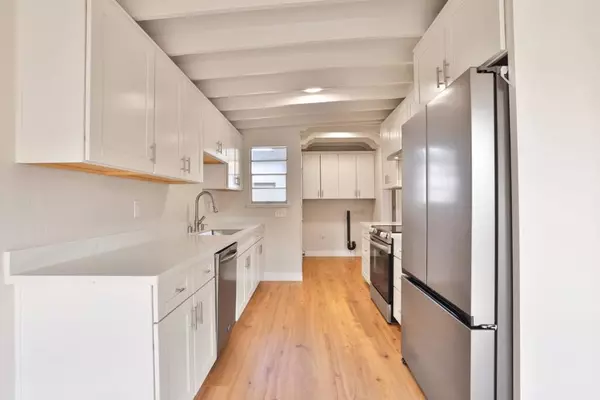 Campbell, CA 95008,990 Gale DR