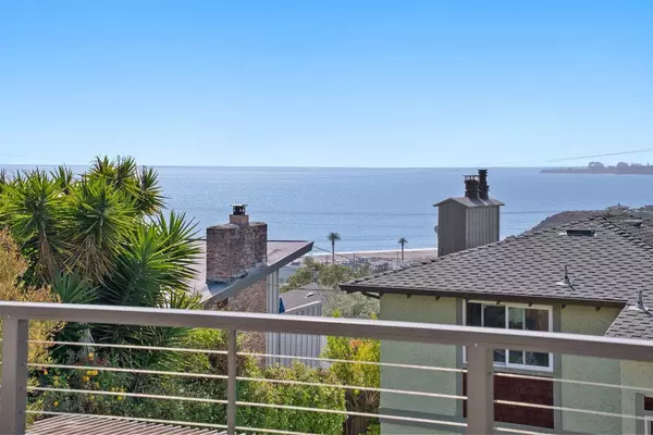 Aptos, CA 95003,216 Martin DR