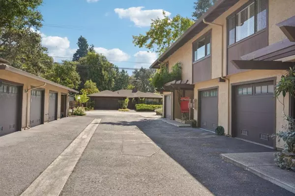 Menlo Park, CA 94025,610 Gilbert AVE #2