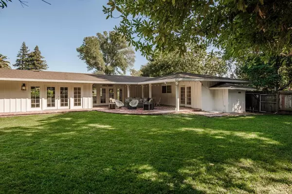 Palo Alto, CA 94303,1597 Edgewood DR