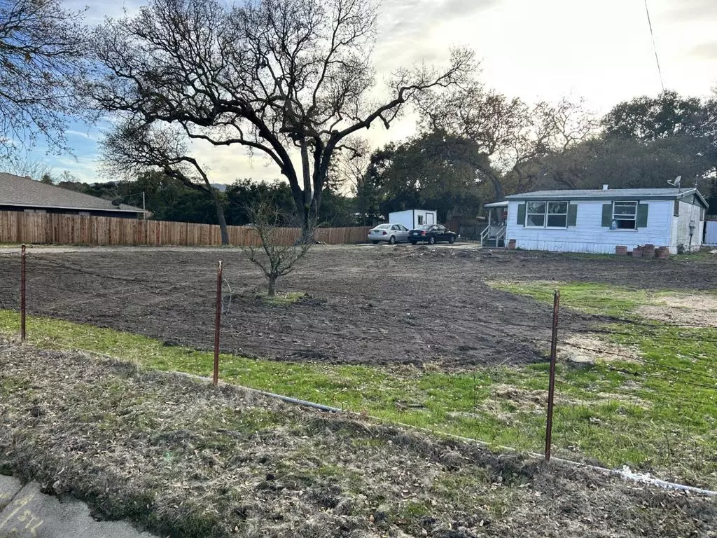 Atascadero, CA 93422,10050 W Front RD
