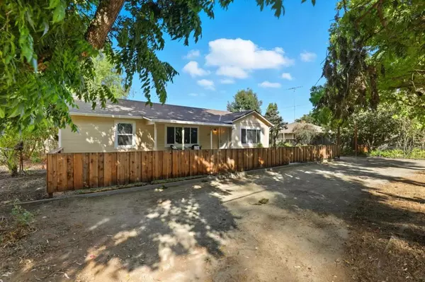 Hollister, CA 95023,790 Shore RD