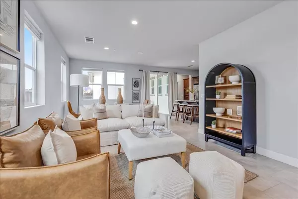 Marina, CA 93933,2943 Abrams DR