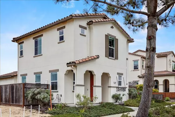 2943 Abrams DR, Marina, CA 93933