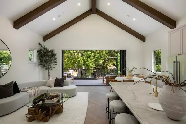 Palo Alto, CA 94301,160 Waverley ST