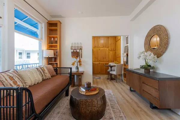 Santa Cruz, CA 95060,260 High ST #204