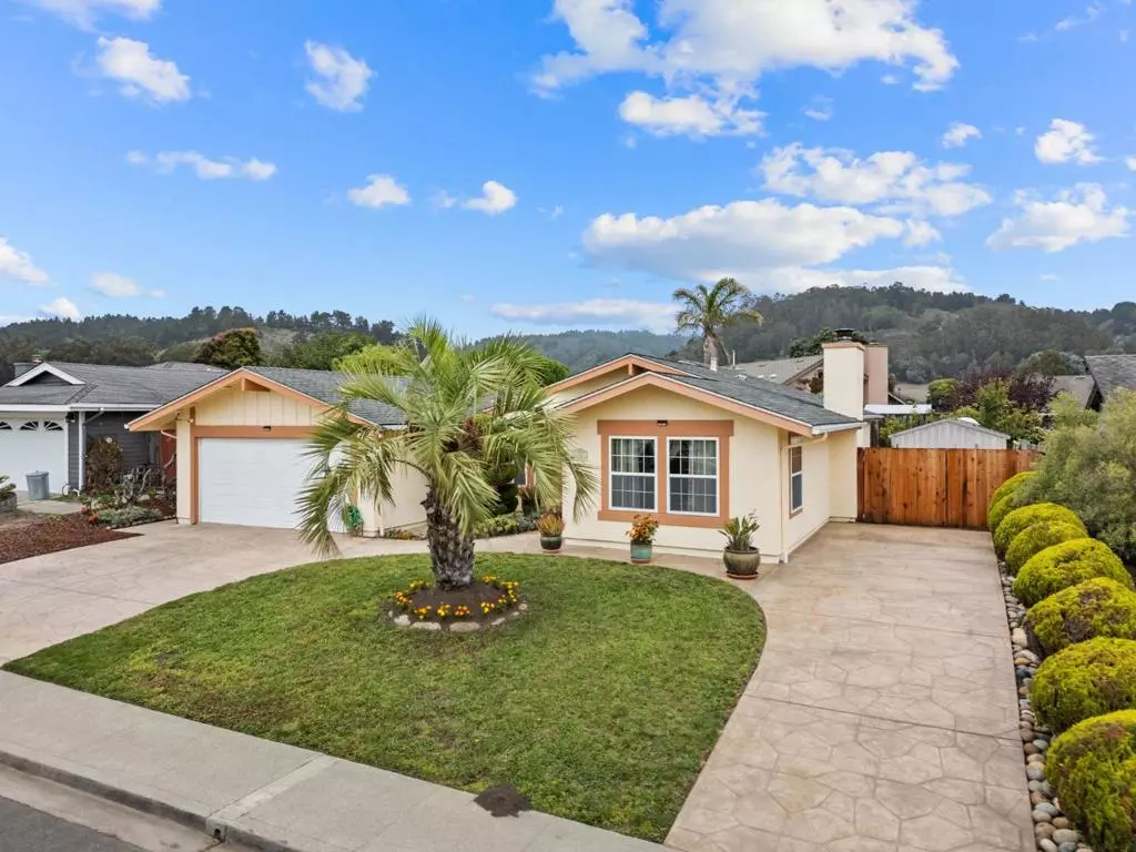 Half Moon Bay, CA 94019,1527 Hawser LN
