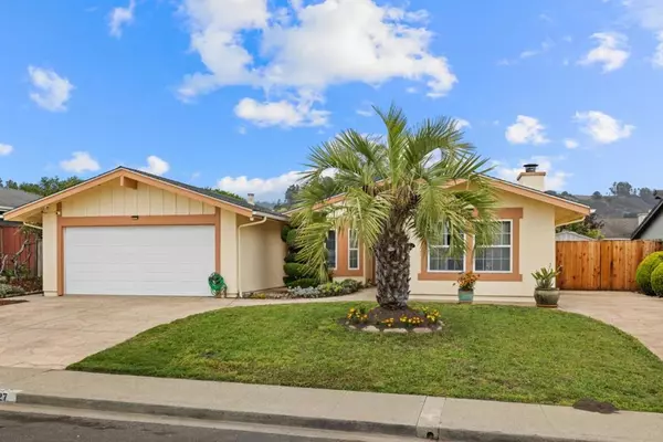 Half Moon Bay, CA 94019,1527 Hawser LN