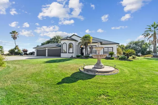 1353 Perry CT, Hollister, CA 95023