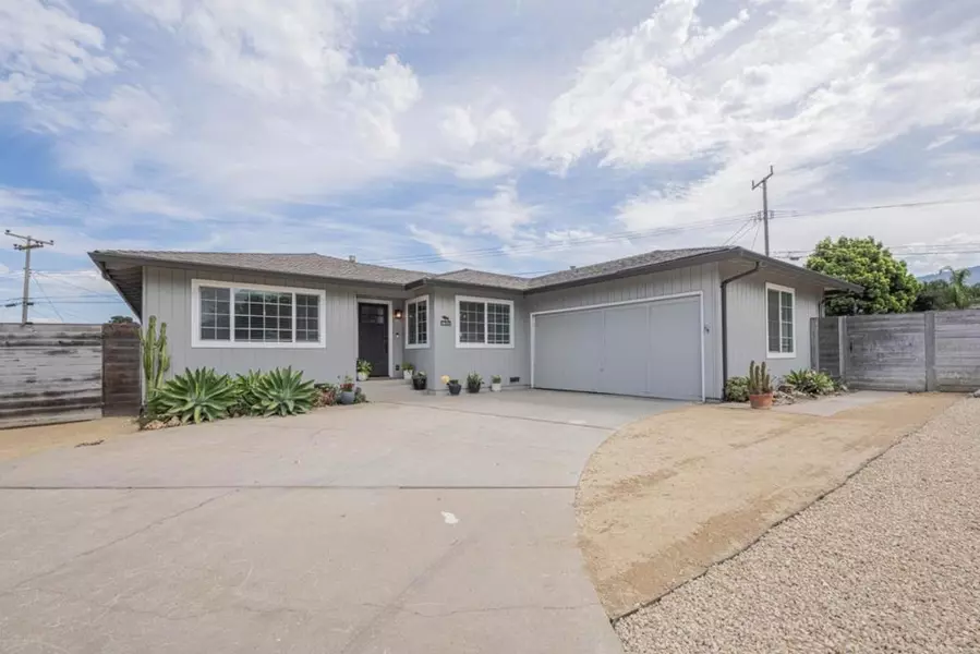 17045 Nina CT, Salinas, CA 93908