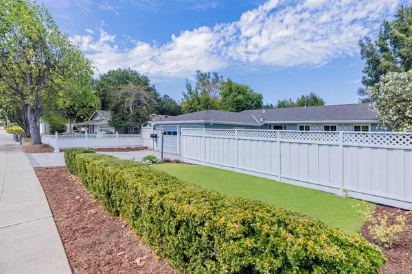 Mountain View, CA 94040,766 Cuesta DR