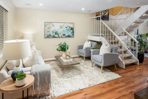 San Jose, CA 95126,1492 Aurelian LN