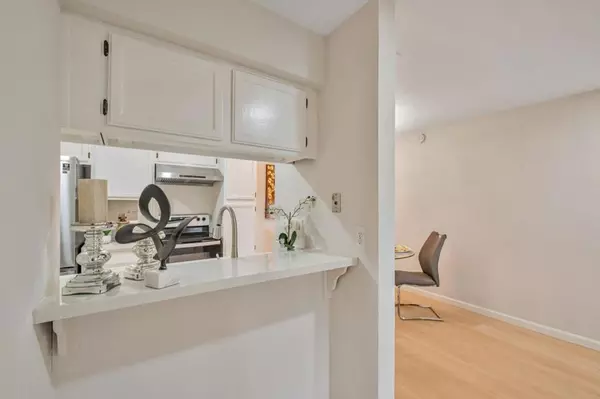 Fremont, CA 94538,40425 Chapel WAY #214