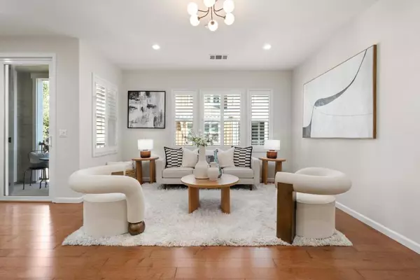 104 N Hummingbird LN, San Mateo, CA 94402