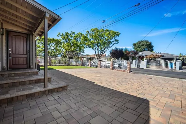 Redwood City, CA 94063,554 Scott AVE